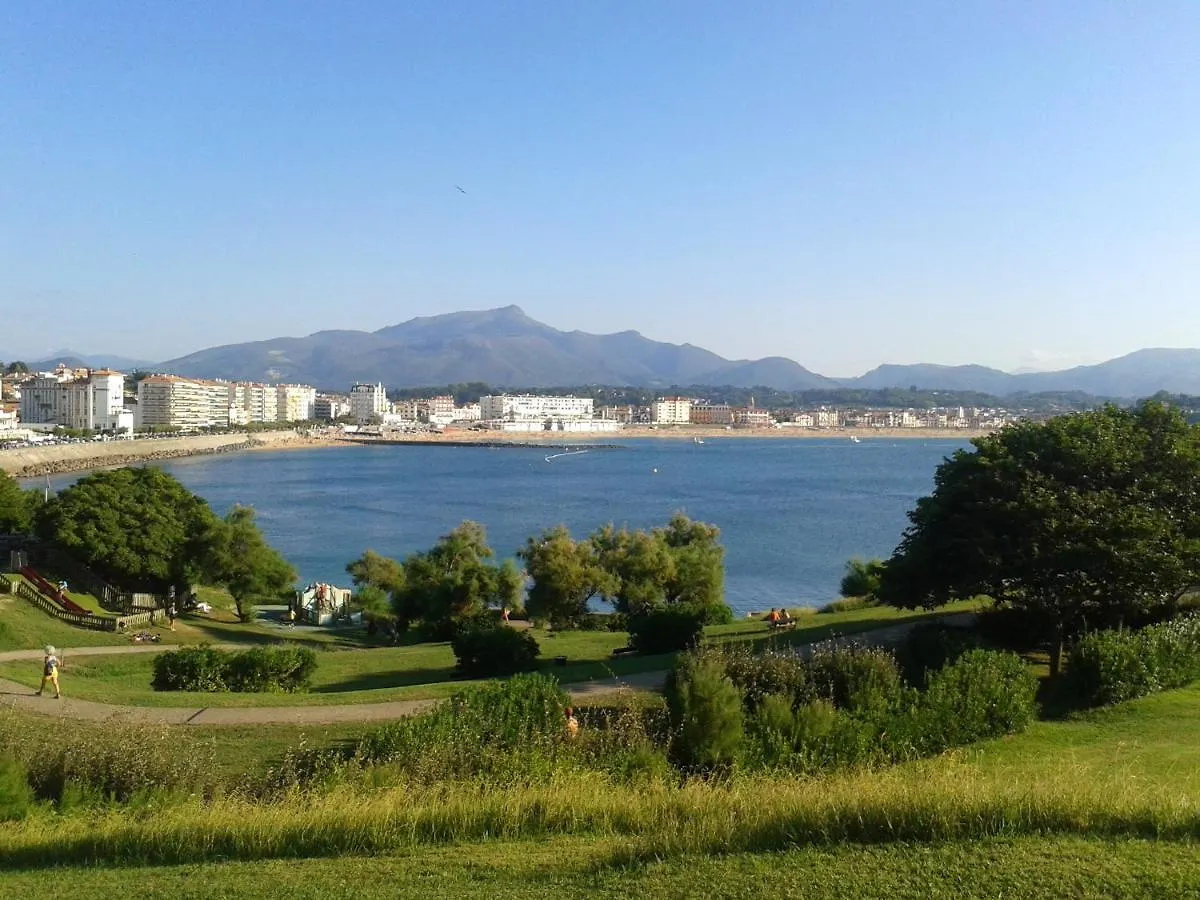 Studio A Guethary A 150 M De La Plage Avec Jardin Clos Apartment